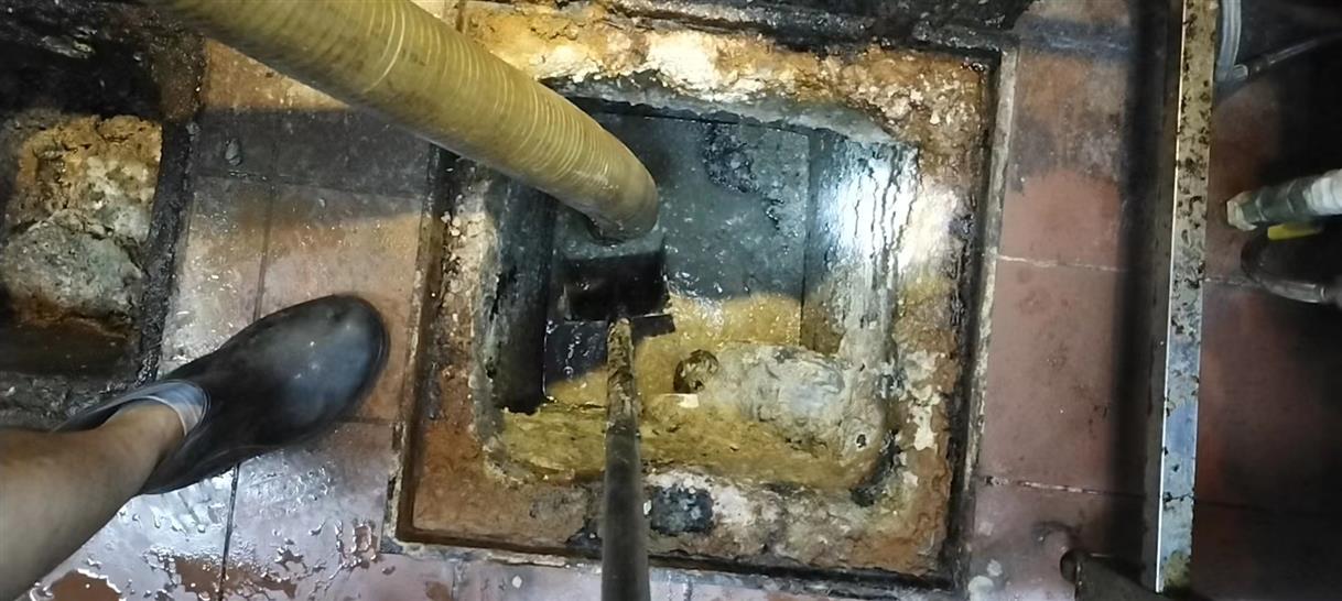 根河污水池清理一般都有毒气，怎么预防中毒呢？