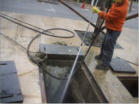 根河池底污泥如何清理